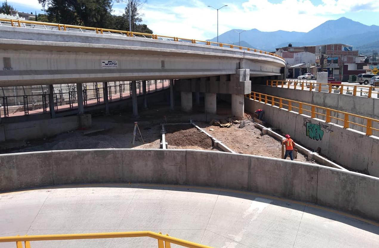 SCOP | Construye SCOP puente peatonal sobre avenida Revolución de Zitácuaro